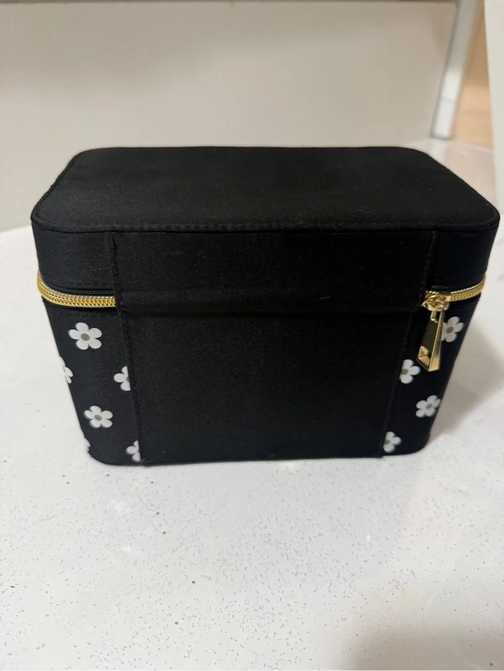 Marc Jacobs Black Daisy Makeup Train Case with Gold Zipper